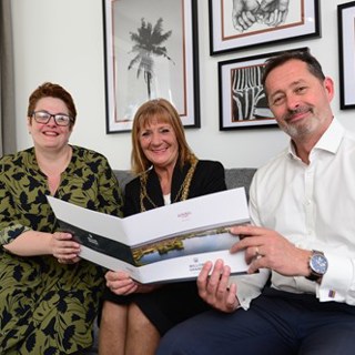 Sgb 1405 Regional Sales Manager For Lovell Homes Toni Boden Left With The Civic Mayor Of Doncaster Cllr Linda Curran Middle And Lovell Homes Regional Managing Director Robert Adams Right