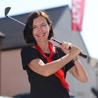 Sgb 0173 The Oaks Sales Executive Deborah Richards Cole