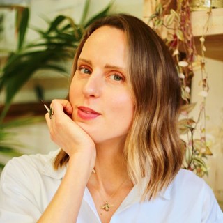 FRANCES QUINN PROFILE SHOT (480X480)