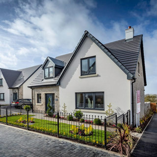 Shot04e Exterior Of The Balmoral Style Showhome At Keepers Gate (002)